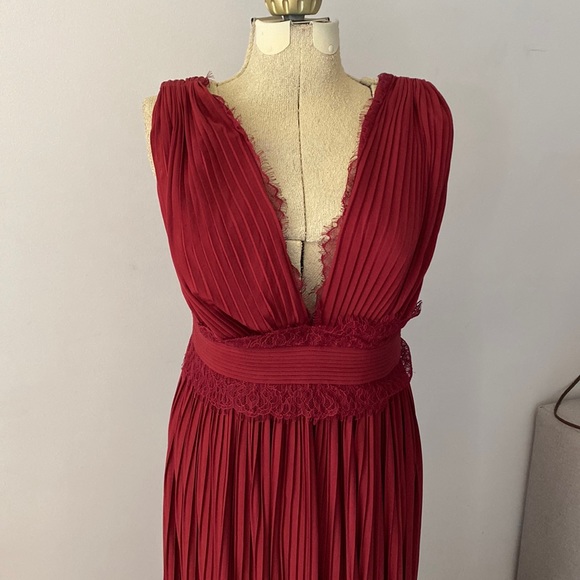 ASOS DESIGN Premium Lace Insert Pleated Maxi Dress - Picture 1 of 8